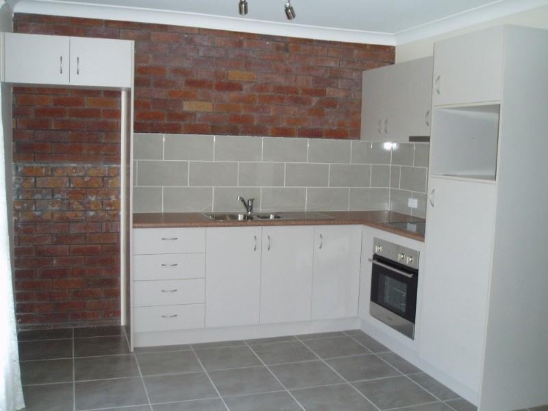 2/27 Drayton Terrace, Wynnum QLD 4178