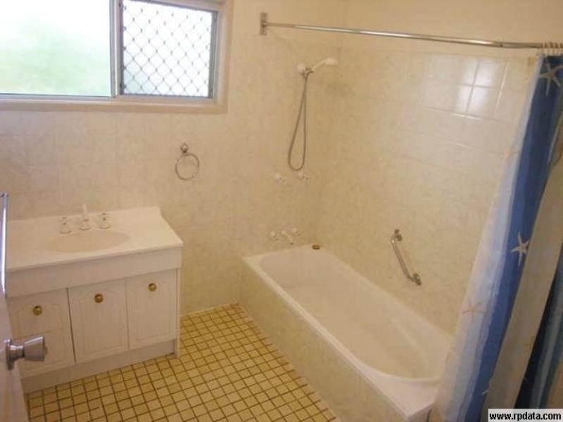 24 Coolana Street, Lota QLD 4179