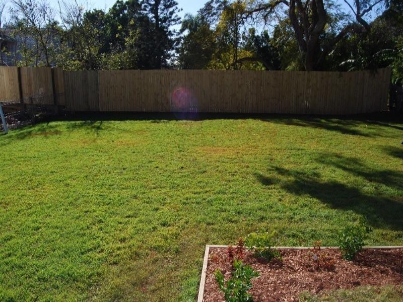 73 Coreen Street, Wynnum QLD 4178