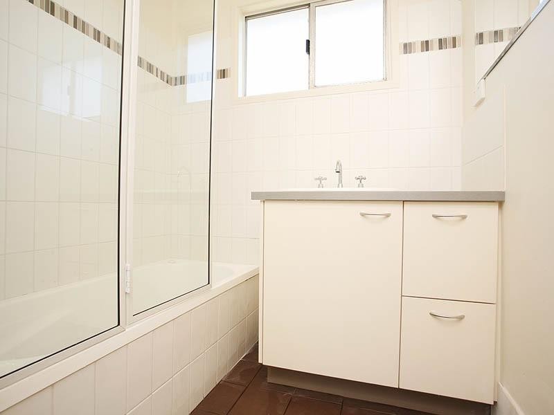 47 Curve Avenue, Wynnum QLD 4178