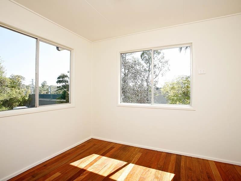 47 Curve Avenue, Wynnum QLD 4178