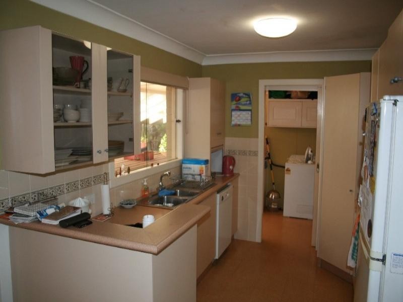 8 Glenshiel Street, Wynnum QLD 4178