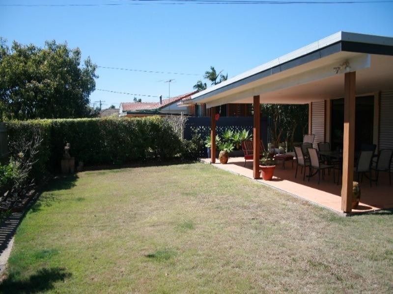 8 Glenshiel Street, Wynnum QLD 4178