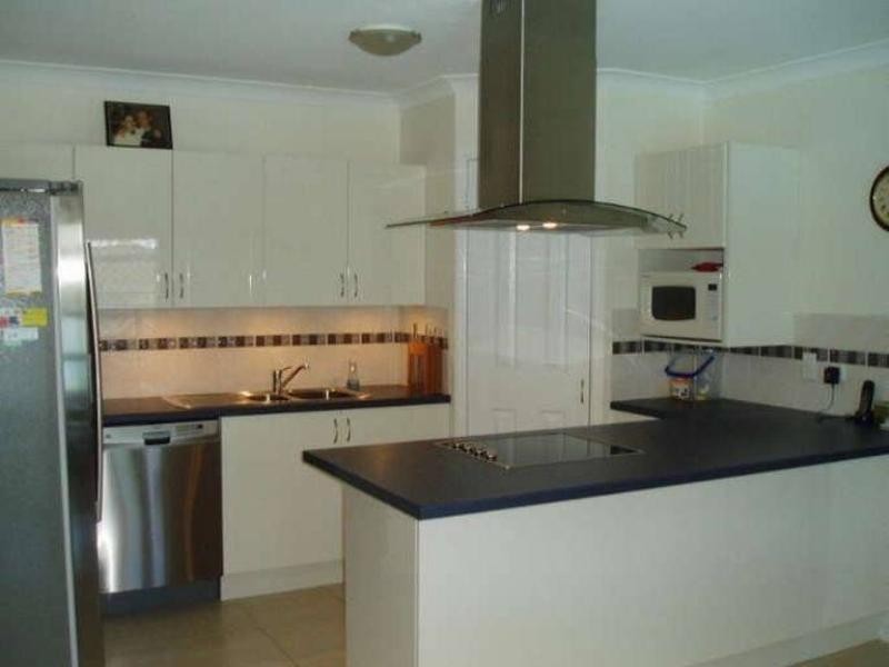 1 Sunstone Street, Manly West QLD 4179