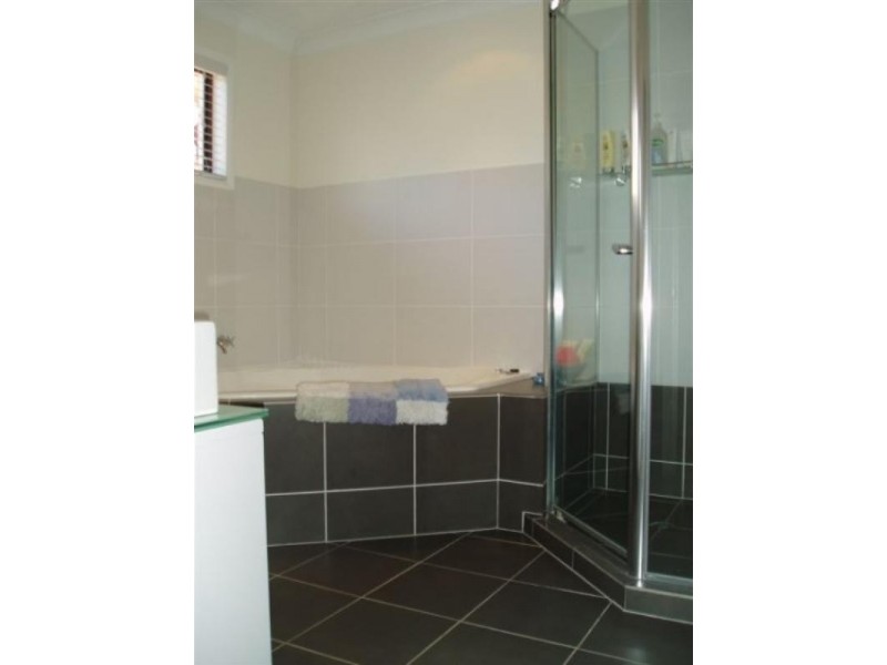 1 Sunstone Street, Manly West QLD 4179