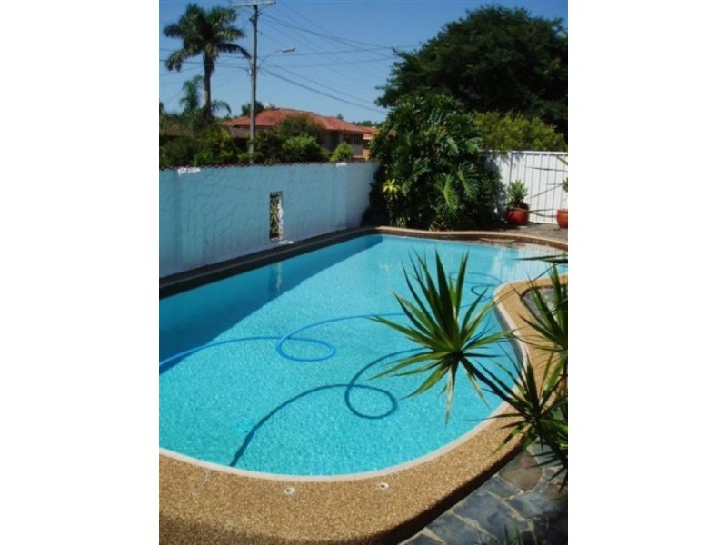 1 Sunstone Street, Manly West QLD 4179