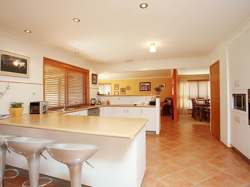 2 Saunders Place, Wynnum QLD 4178