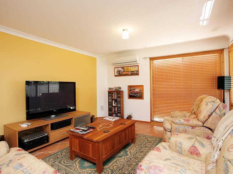 2 Saunders Place, Wynnum QLD 4178