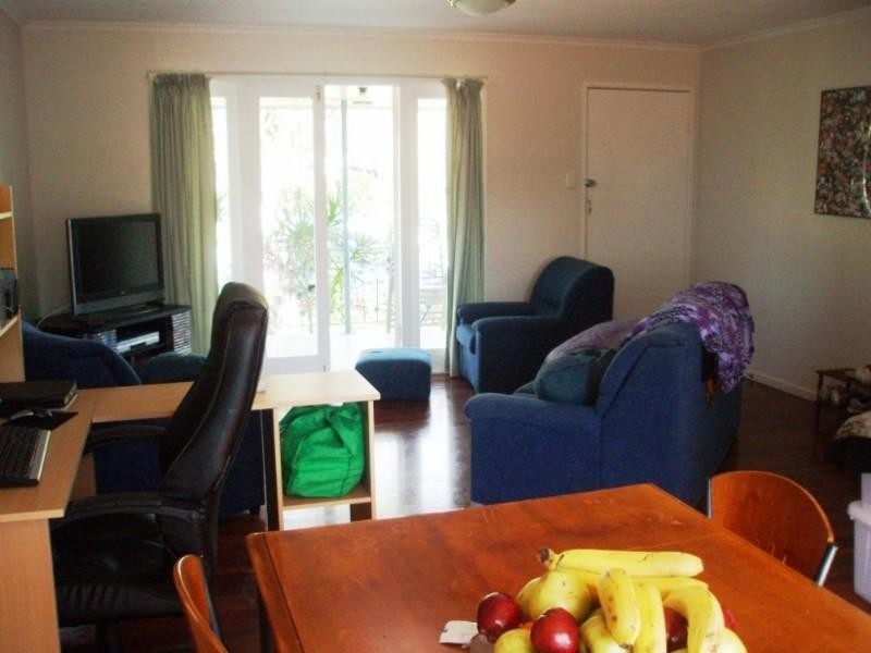 8 Ogilvie Street, Wynnum QLD 4178