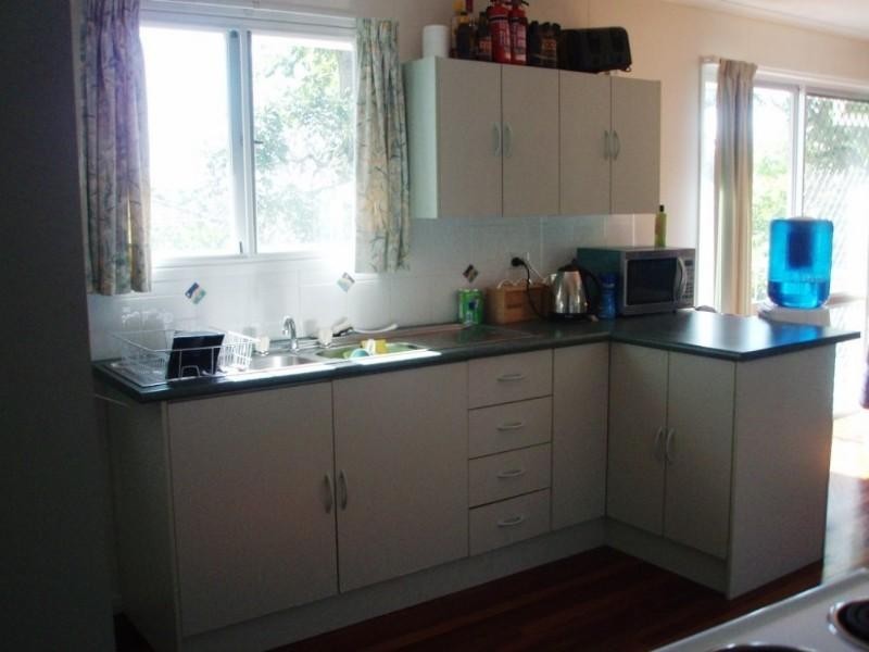 8 Ogilvie Street, Wynnum QLD 4178