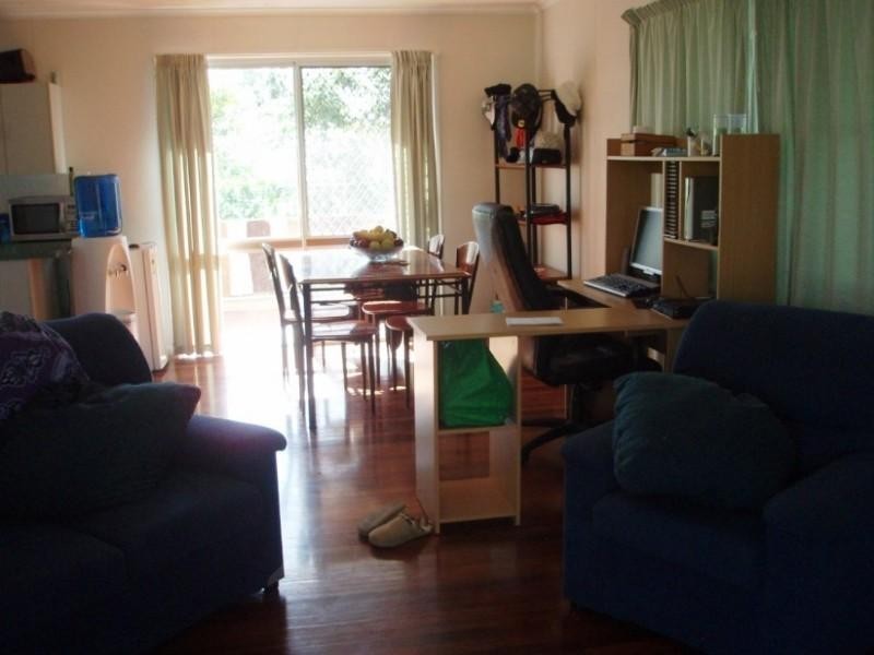 8 Ogilvie Street, Wynnum QLD 4178