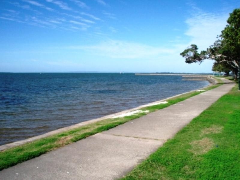 8 Ogilvie Street, Wynnum QLD 4178