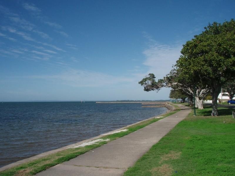 8 Ogilvie Street, Wynnum QLD 4178