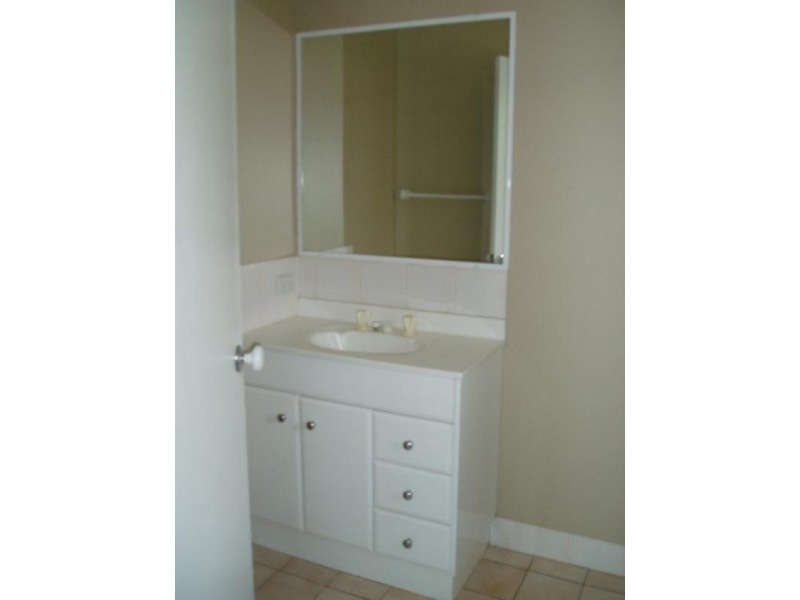 5 Pamela Street, Wynnum West QLD 4178