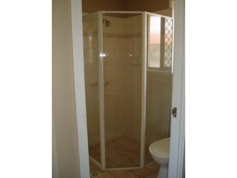 5 Pamela Street, Wynnum West QLD 4178