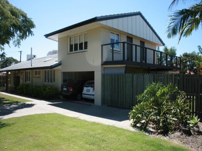 8 Glenshiel Street, Wynnum West QLD 4178