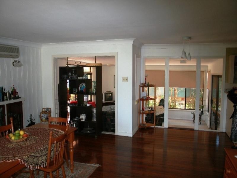 8 Glenshiel Street, Wynnum West QLD 4178