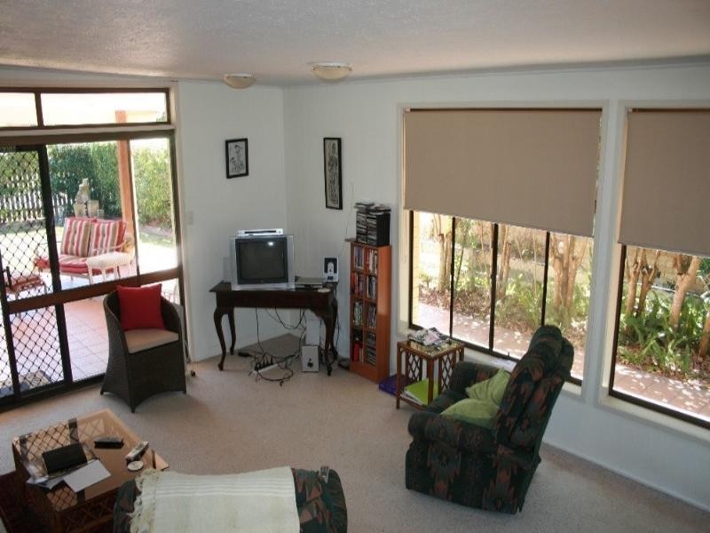 8 Glenshiel Street, Wynnum West QLD 4178