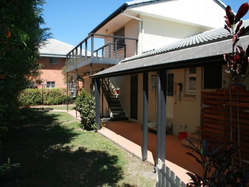 8 Glenshiel Street, Wynnum West QLD 4178