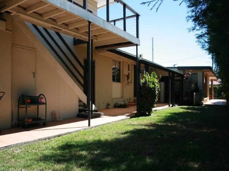 8 Glenshiel Street, Wynnum West QLD 4178