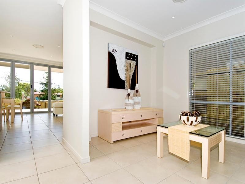 9 Parkview Avenue, Wynnum QLD 4178