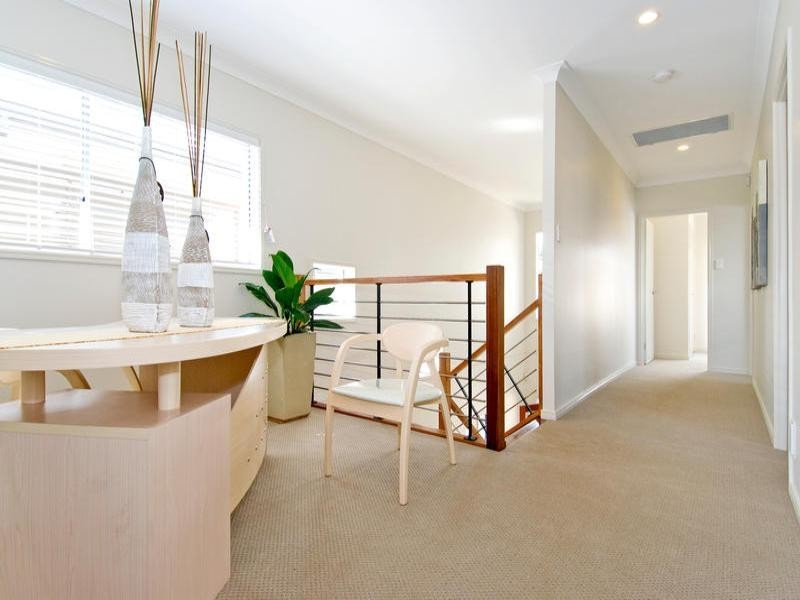 9 Parkview Avenue, Wynnum QLD 4178