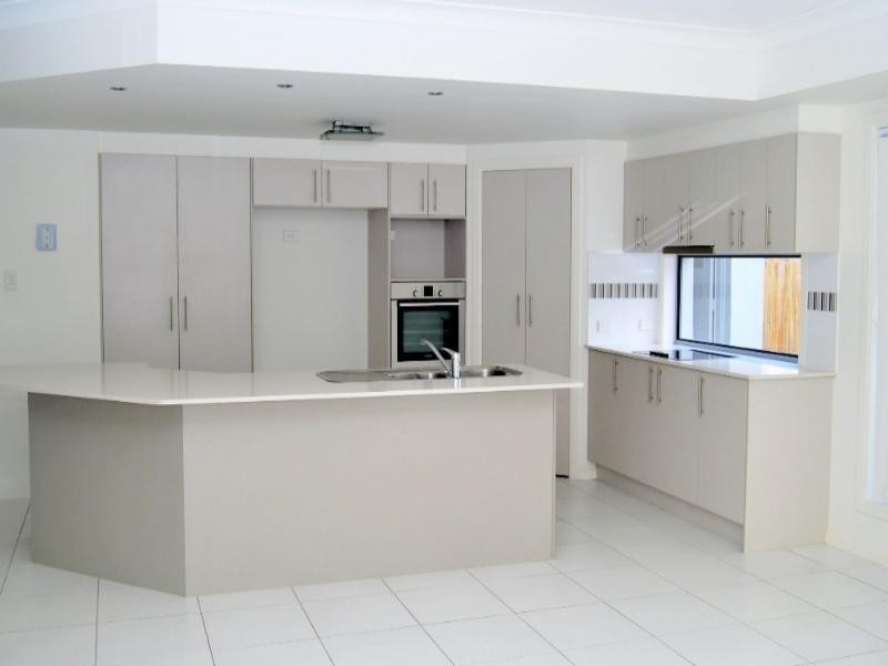 70 Yarra Road, Wakerley QLD 4154