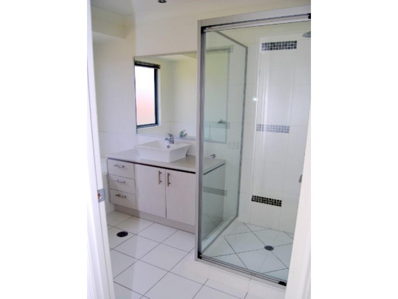 70 Yarra Road, Wakerley QLD 4154