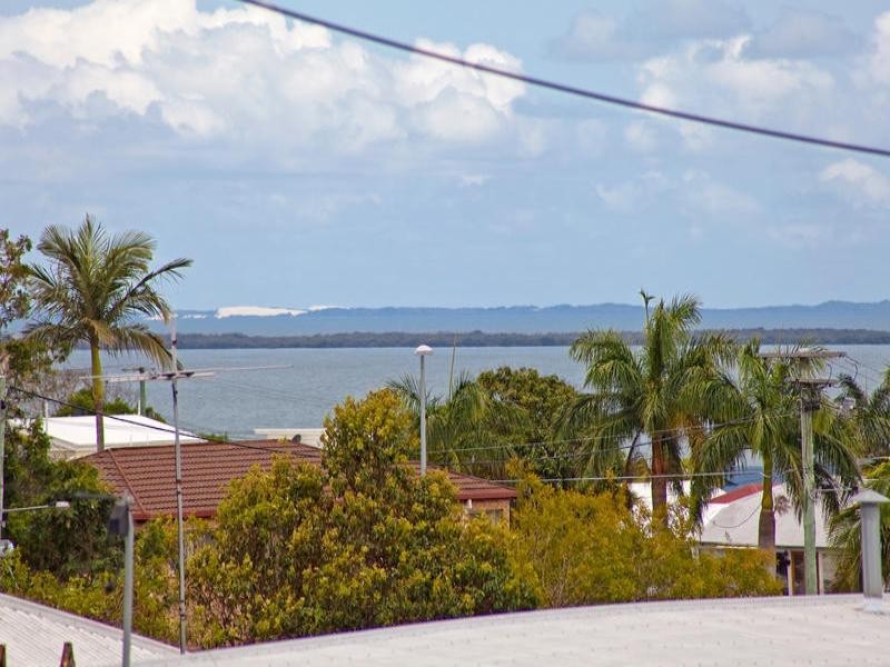 38 Gordon Parade, Manly QLD 4179