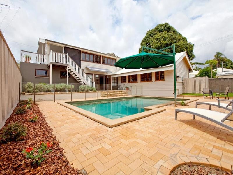 38 Gordon Parade, Manly QLD 4179