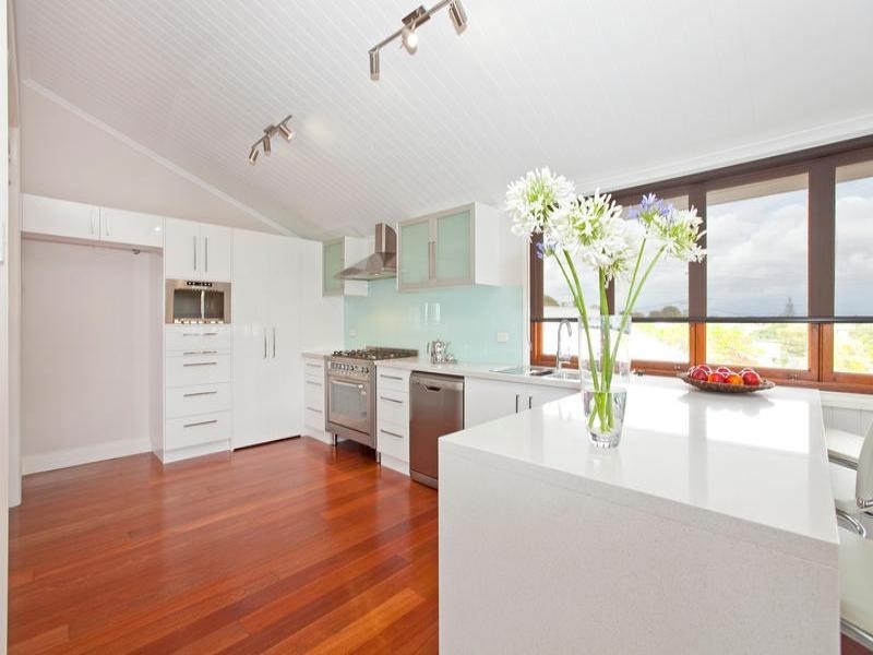 38 Gordon Parade, Manly QLD 4179