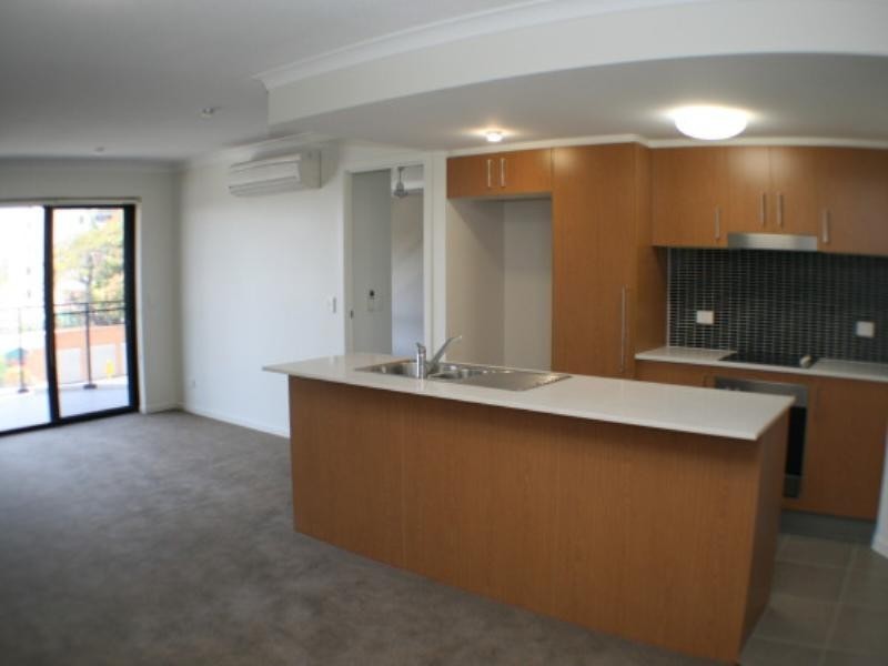 203 Shore Street West, Cleveland QLD 4163