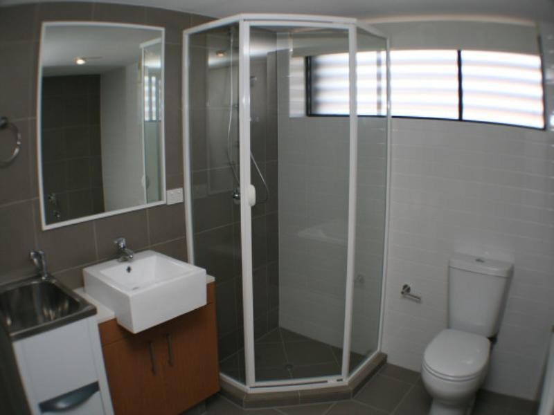 203 Shore Street West, Cleveland QLD 4163