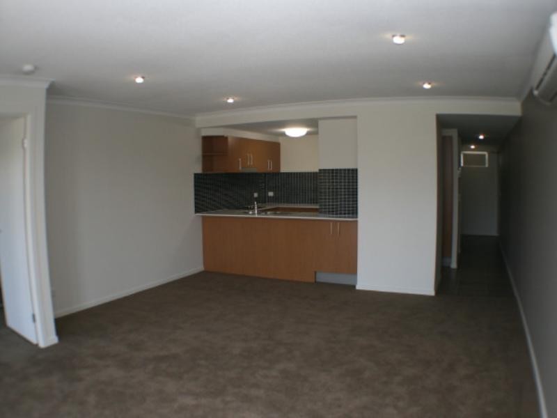 203 Shore Street West, Cleveland QLD 4163