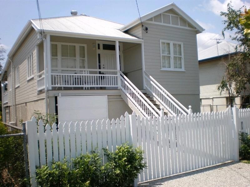 16 Agnes Street, Wynnum QLD 4178