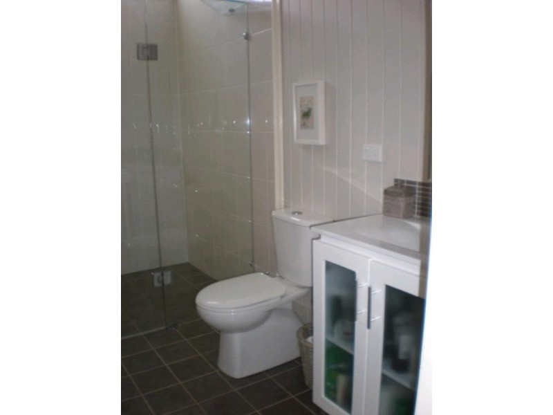16 Agnes Street, Wynnum QLD 4178