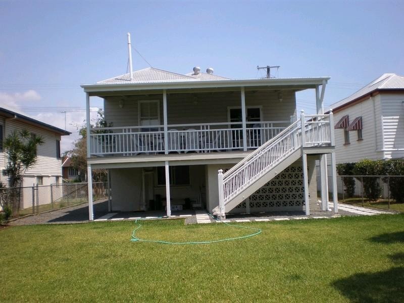 16 Agnes Street, Wynnum QLD 4178