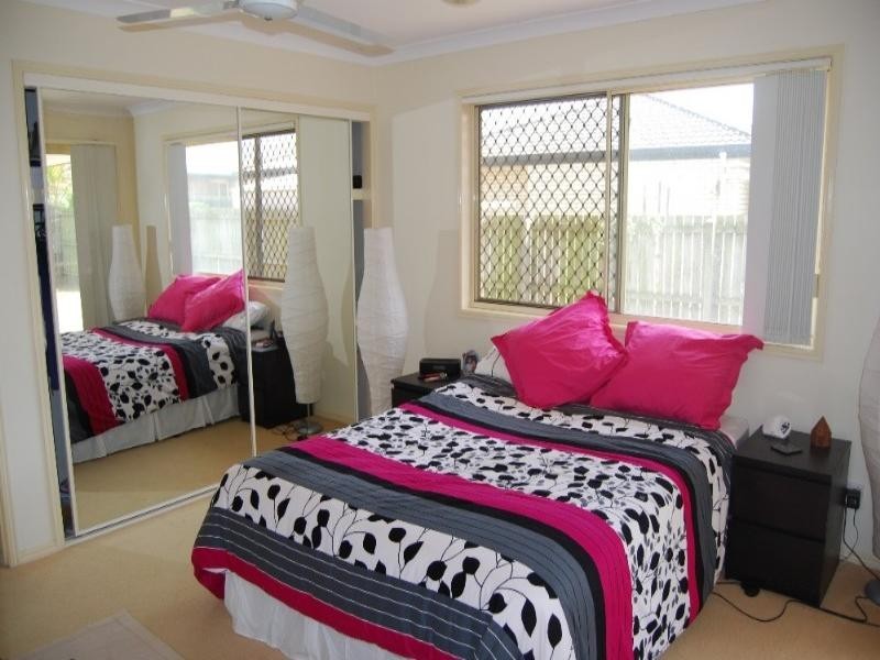 9 Westaway Place, Wynnum West QLD 4178