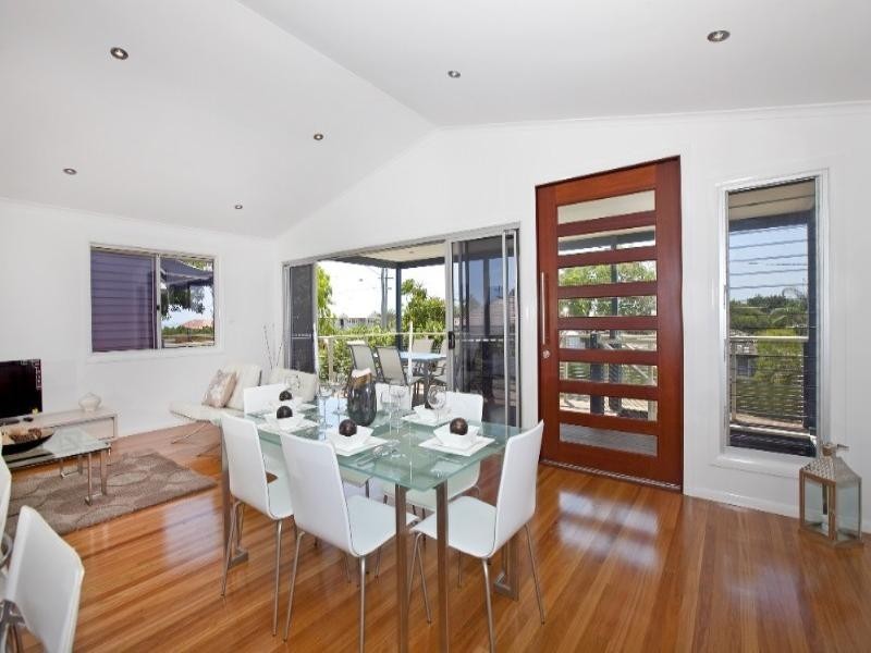 104 Gordon Parade, Manly QLD 4179