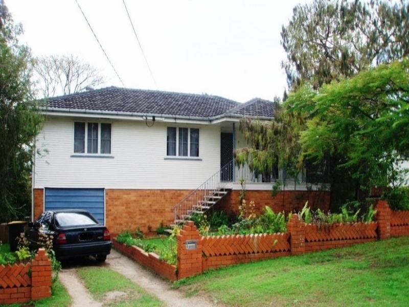 8 Ogilvie Street, Wynnum QLD 4178