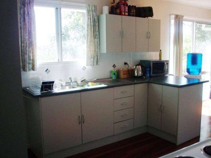 8 Ogilvie Street, Wynnum QLD 4178