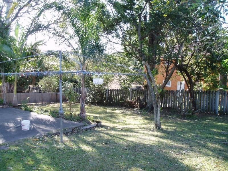 8 Ogilvie Street, Wynnum QLD 4178