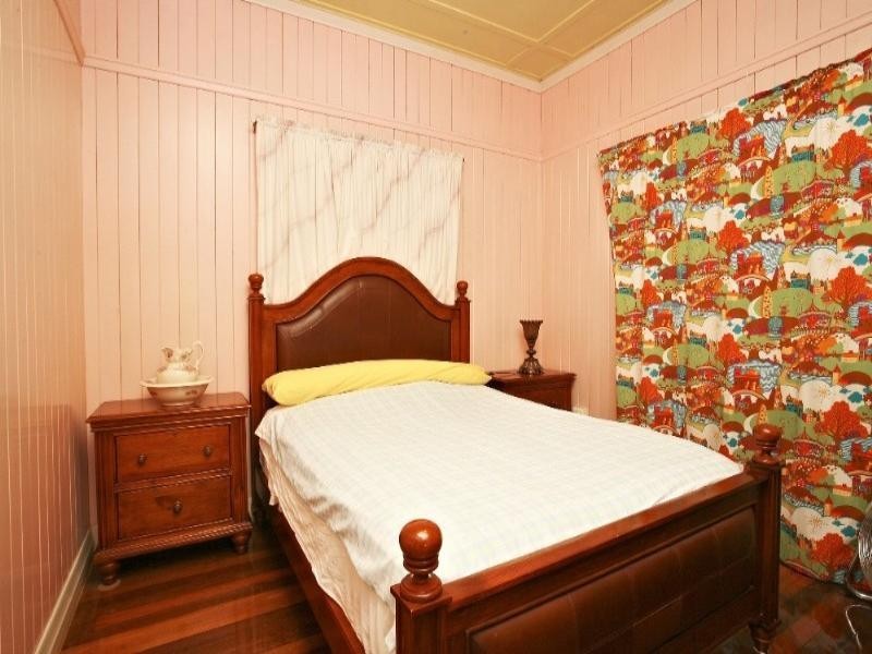 90 Clara Street, Wynnum QLD 4178