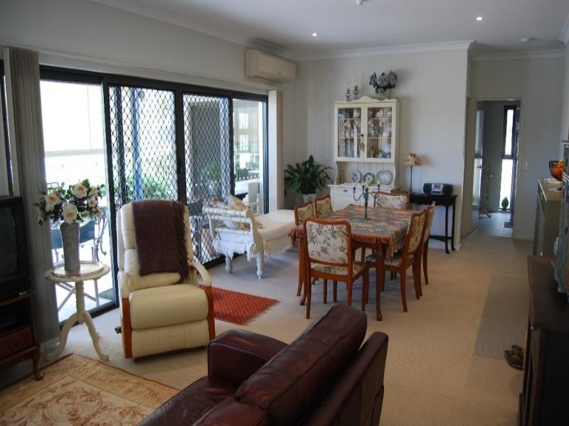 24/136 Akonna Street, Wynnum QLD 4178