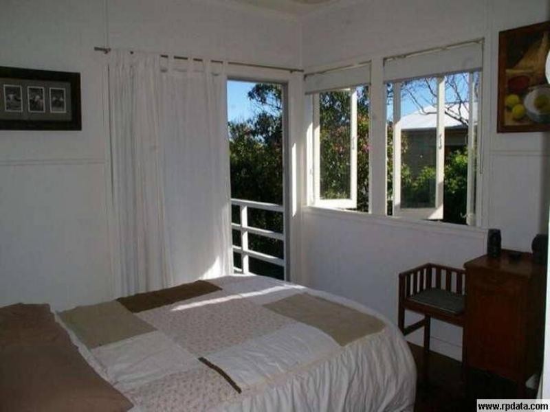 9 Kingswood Street, Manly West QLD 4179