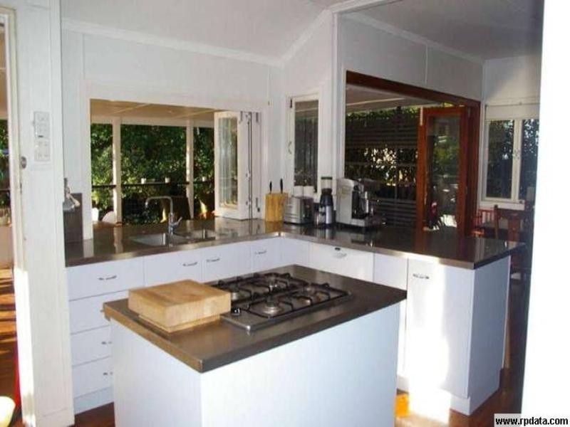 9 Kingswood Street, Manly West QLD 4179