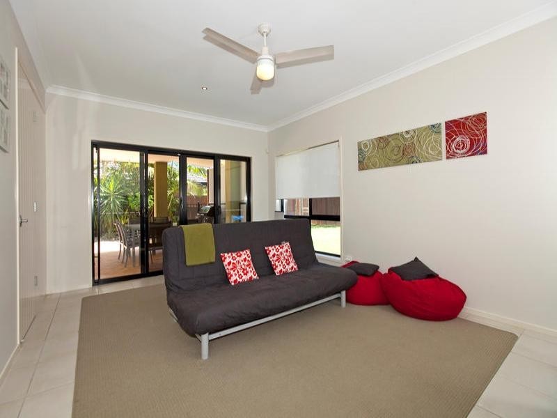 34 Charles Place, Manly West QLD 4179