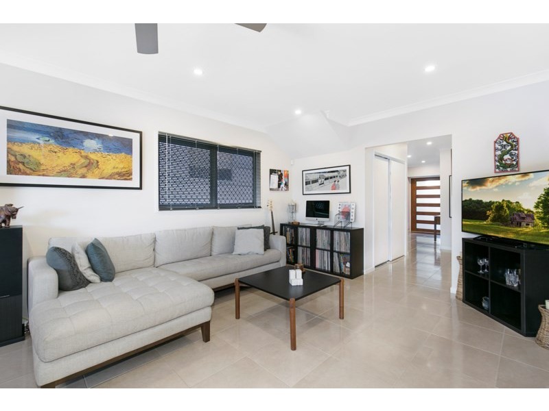 9 Berringar Street, Wynnum QLD 4178