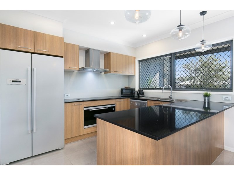 9 Berringar Street, Wynnum QLD 4178