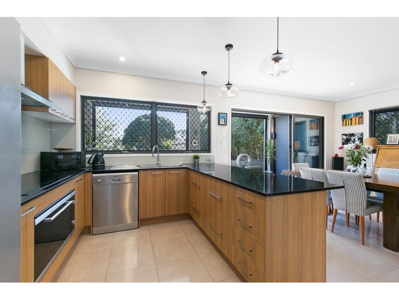 9 Berringar Street, Wynnum QLD 4178